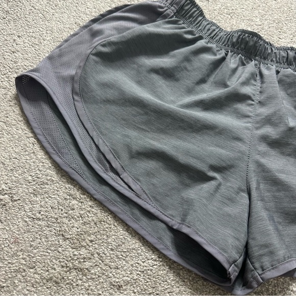 Nike Tempo Women's Brief-Lined Running Shorts - Picture 8 of 9